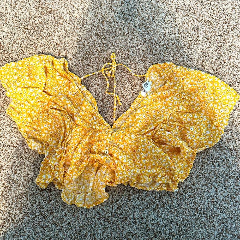 Women’s crop top. Size Small. Brand is Forever 21.